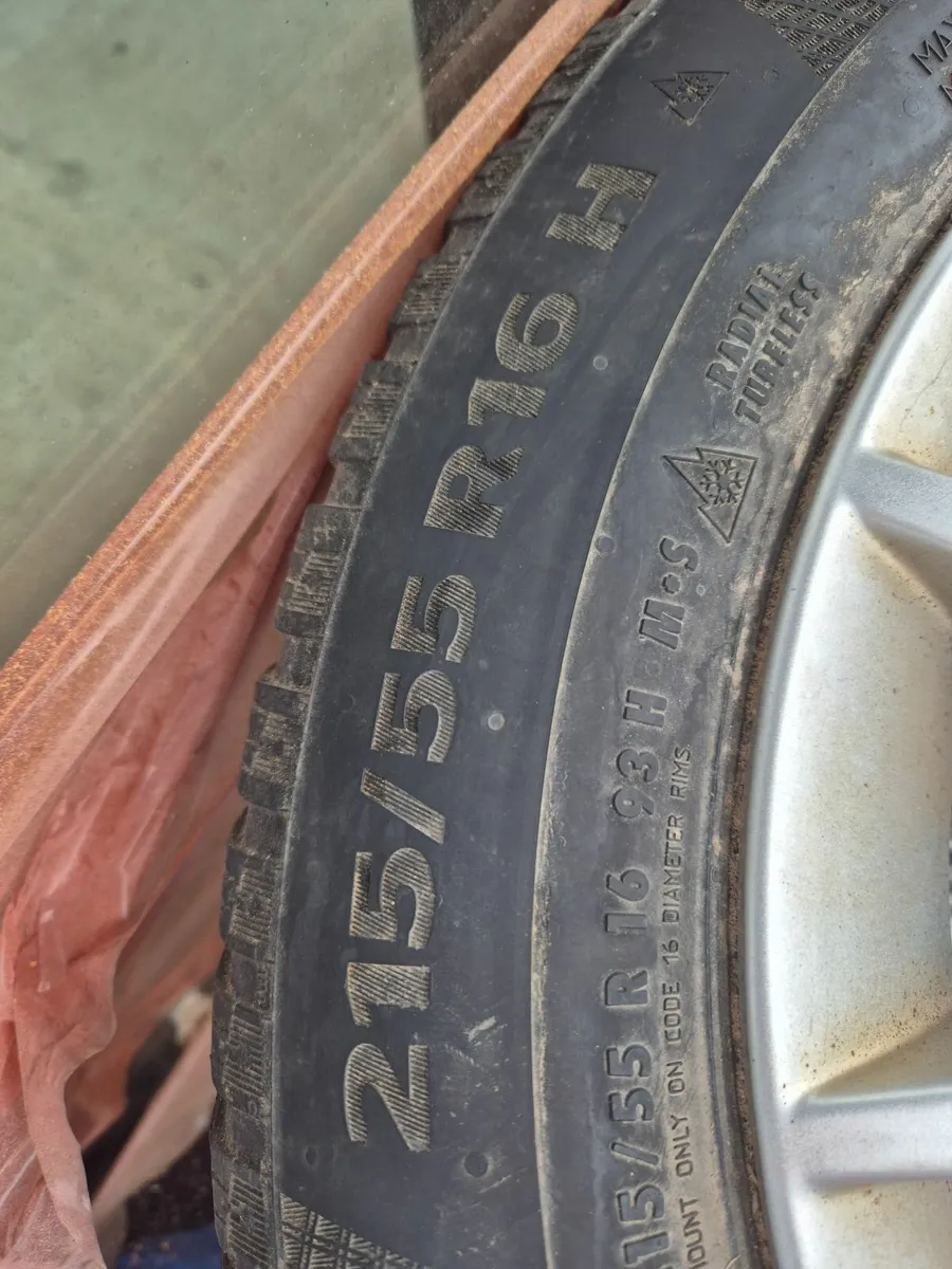 Volvo Alloy wheel - Image 4