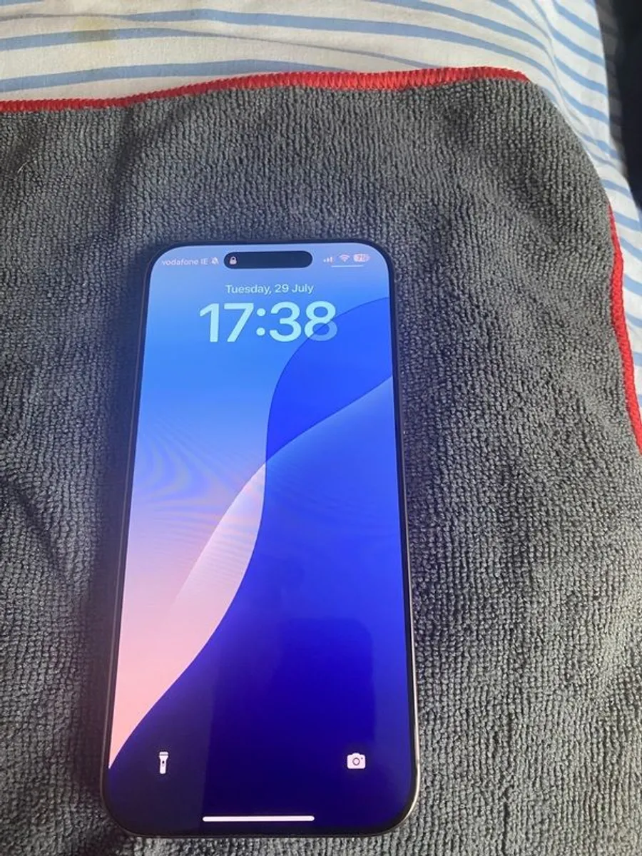 Apple iPhone 16 Pro Max - Image 1