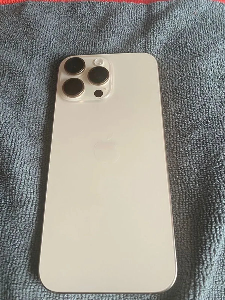 Apple iPhone 16 Pro Max - Image 2