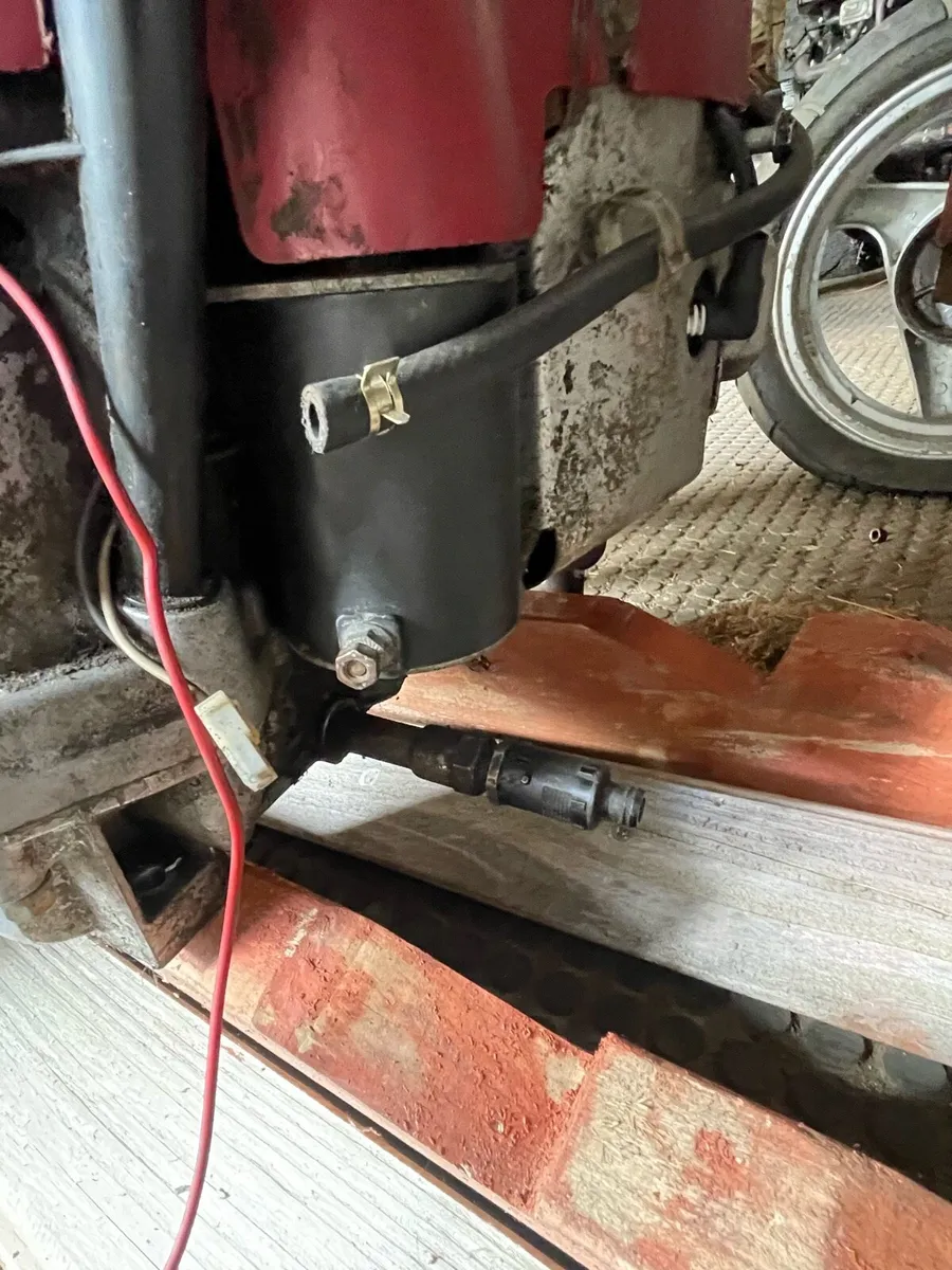 18HP V Twin Briggs And Stratton Engine - Image 3