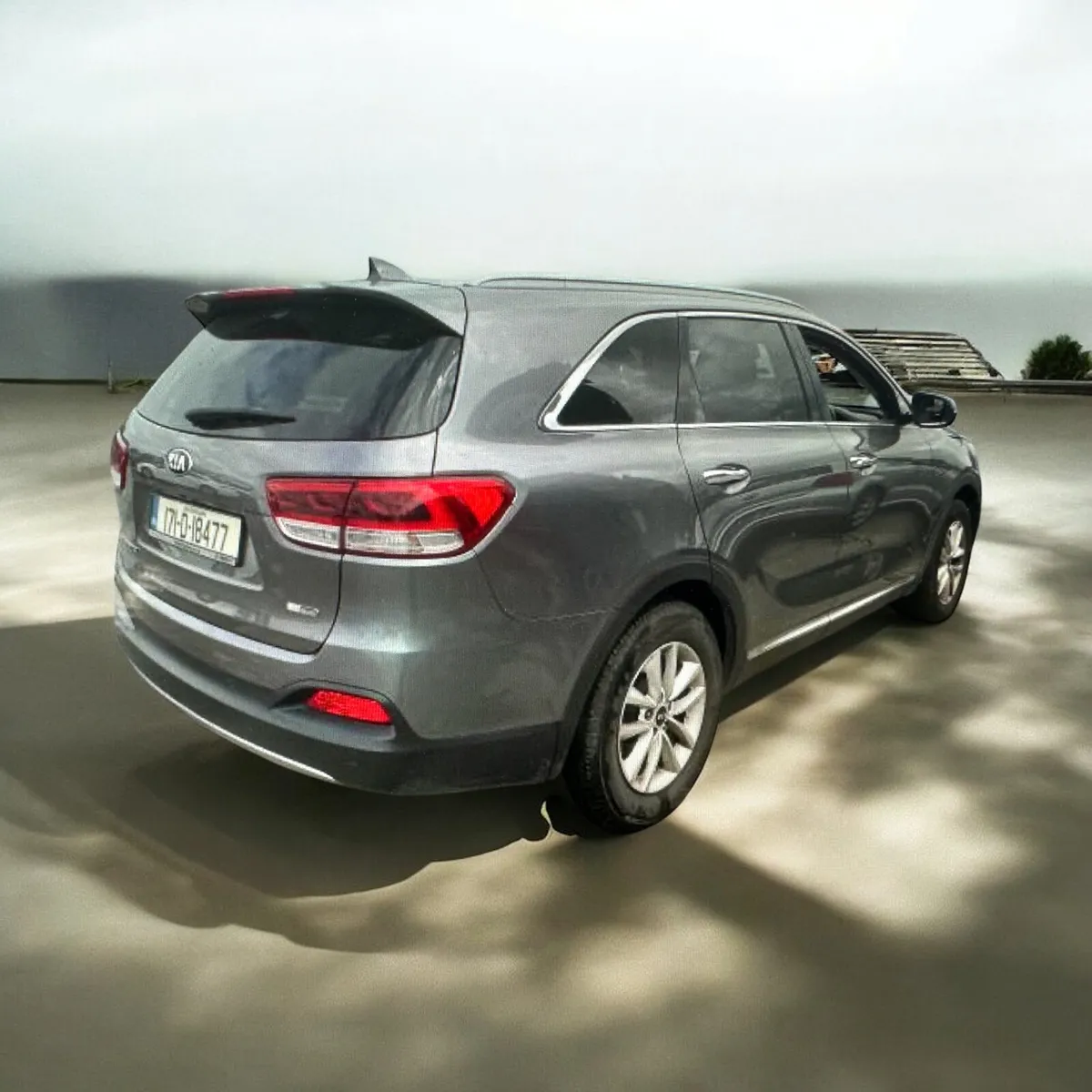 Kia Sorento Platinum 2WD 2.2 - Image 4
