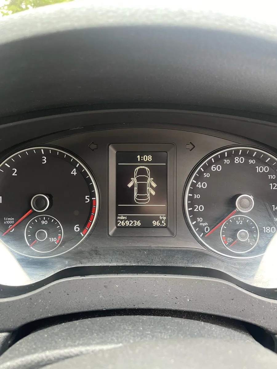 Volkswagen Jetta 2.0 TDI - Image 2