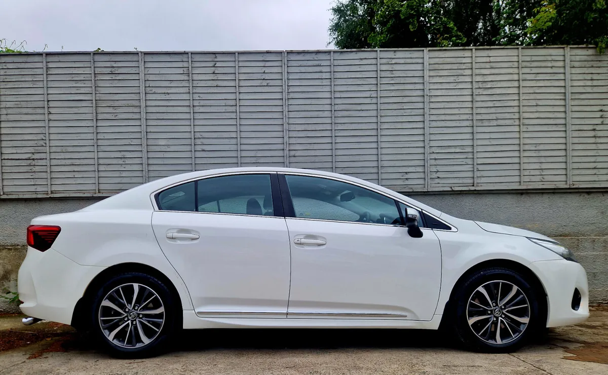 Toyota Avensis 2016 LUNA D4D / LOW MILES / FSH - Image 2