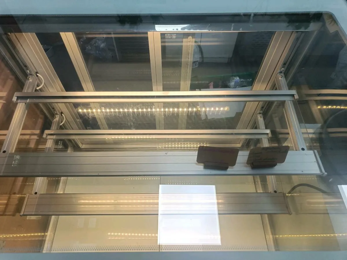 Food display and preservation cabinet - Image 2