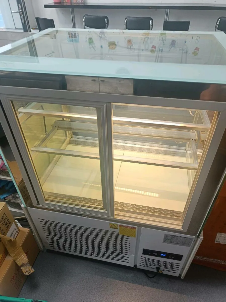 Food display and preservation cabinet - Image 3