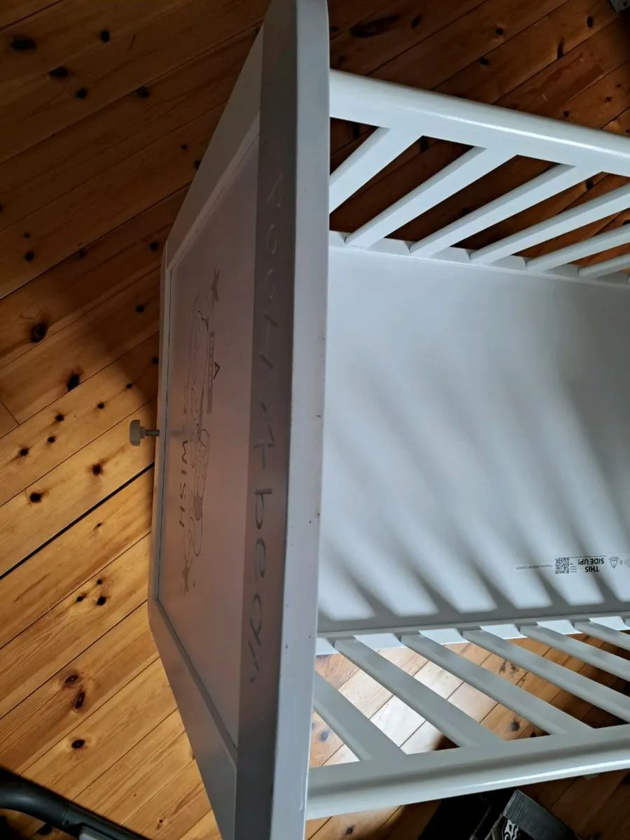 Baby crib - disney obaby white grey crib - Image 2