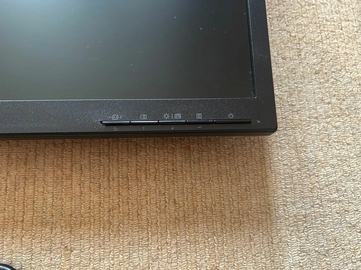 Lenovo Monitor - Image 4