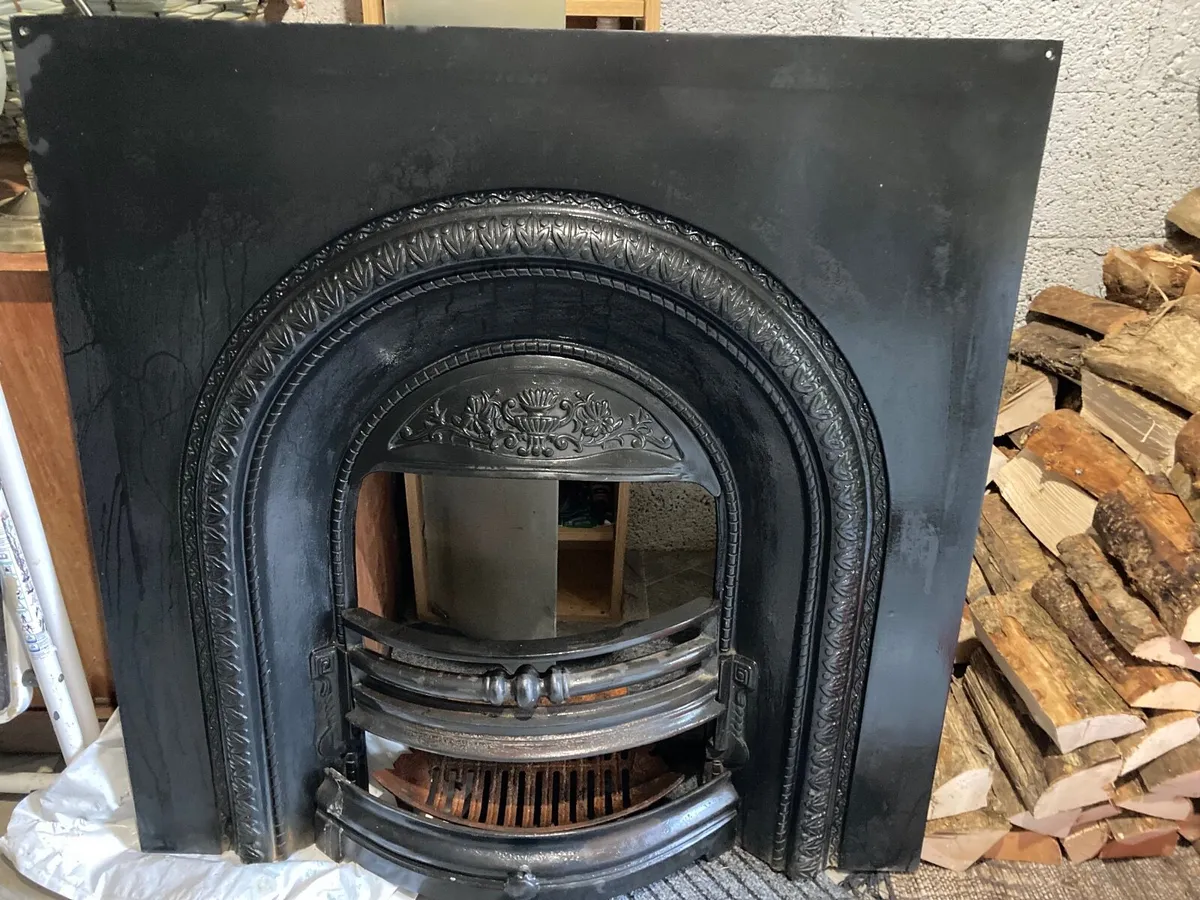 Lombard Arch Cast Iron Fireplace Insert - Image 1