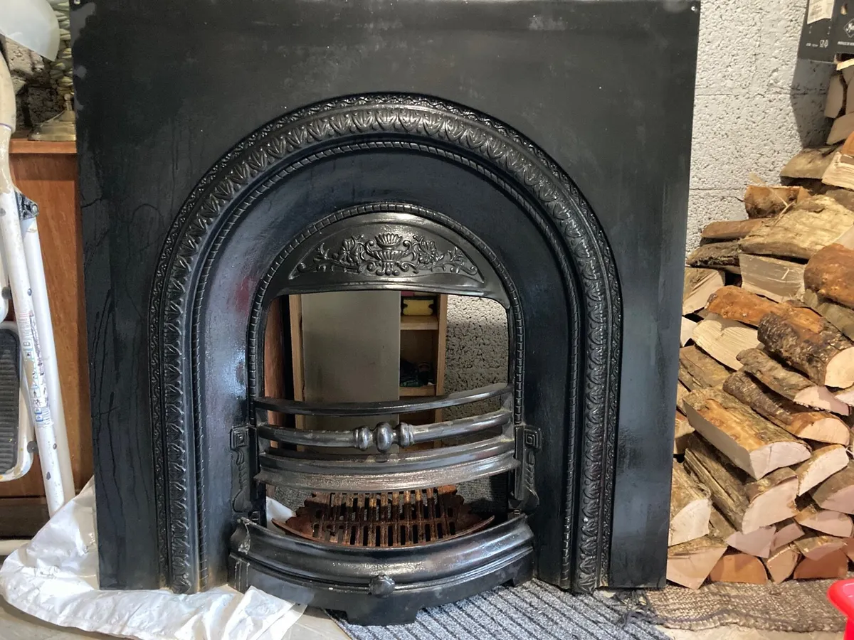 Lombard Arch Cast Iron Fireplace Insert - Image 2