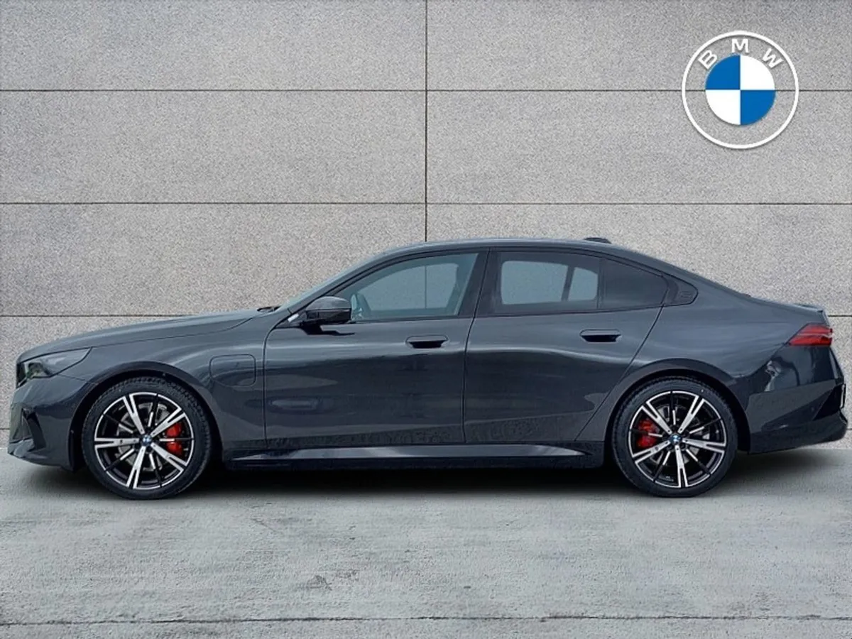 BMW 5 Series 530e M Sport Pro - Image 3