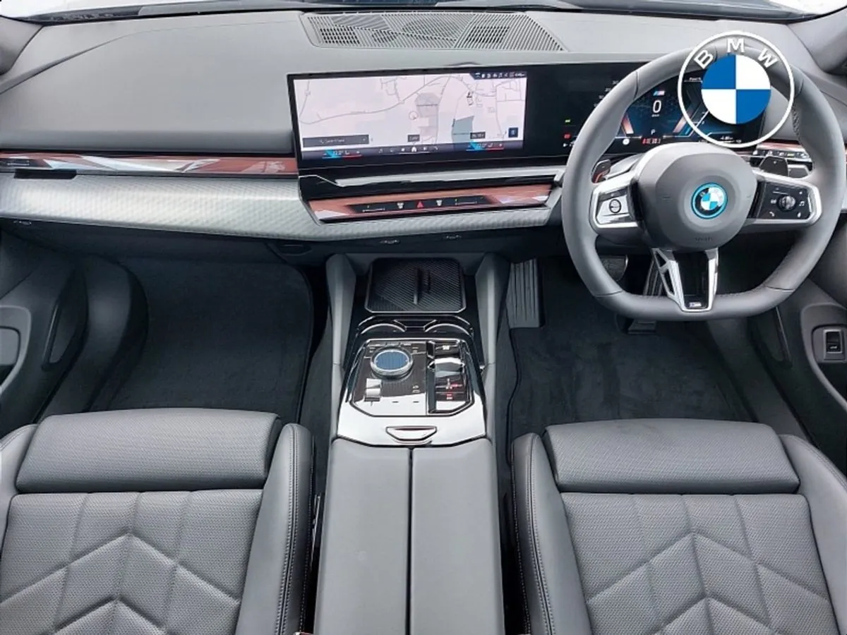 BMW 5 Series 530e M Sport Pro - Image 4
