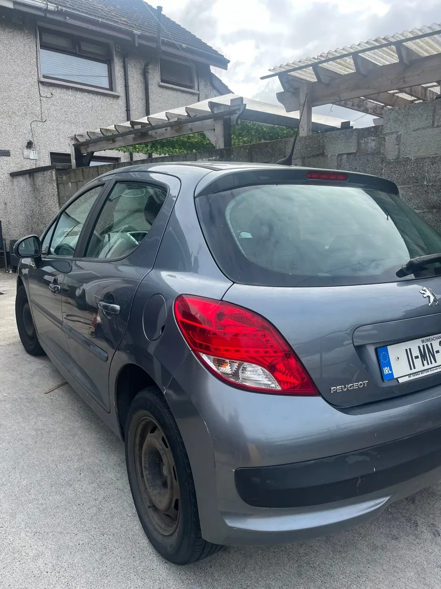 Peugeot 207 2011 - Image 2