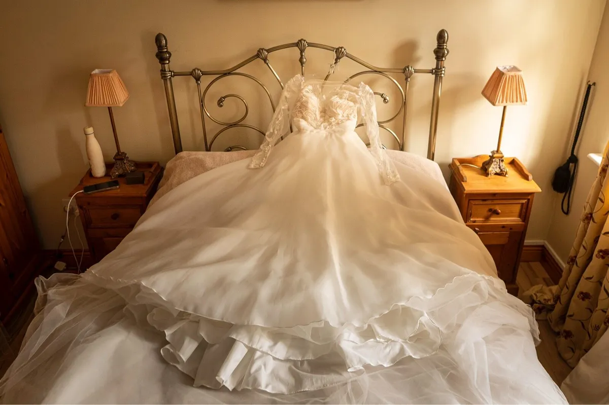 Wedding dress - Image 2