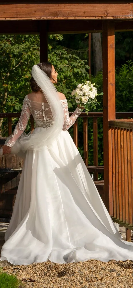 Wedding dress - Image 4