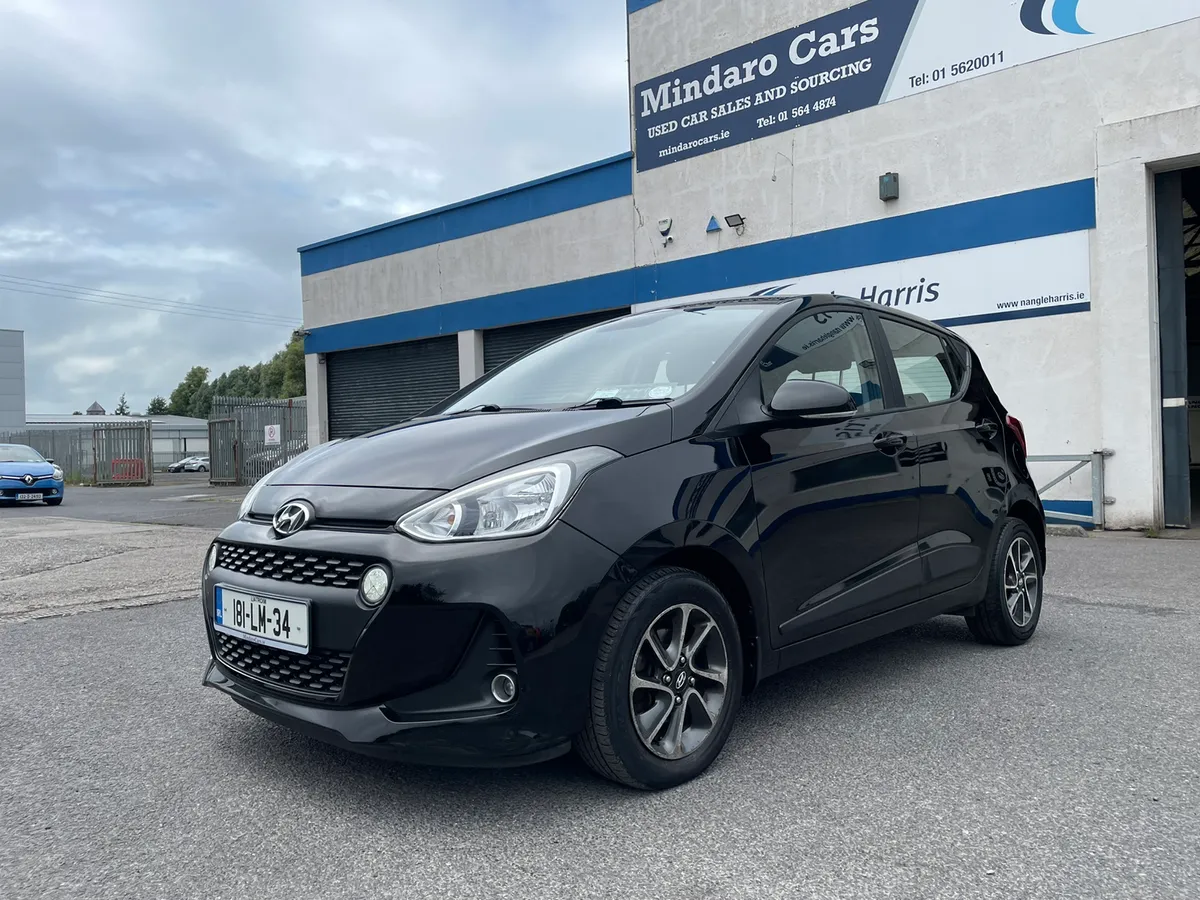 Hyundai i10 2018 DELUXE//EXCELLENT CONDITION - Image 2