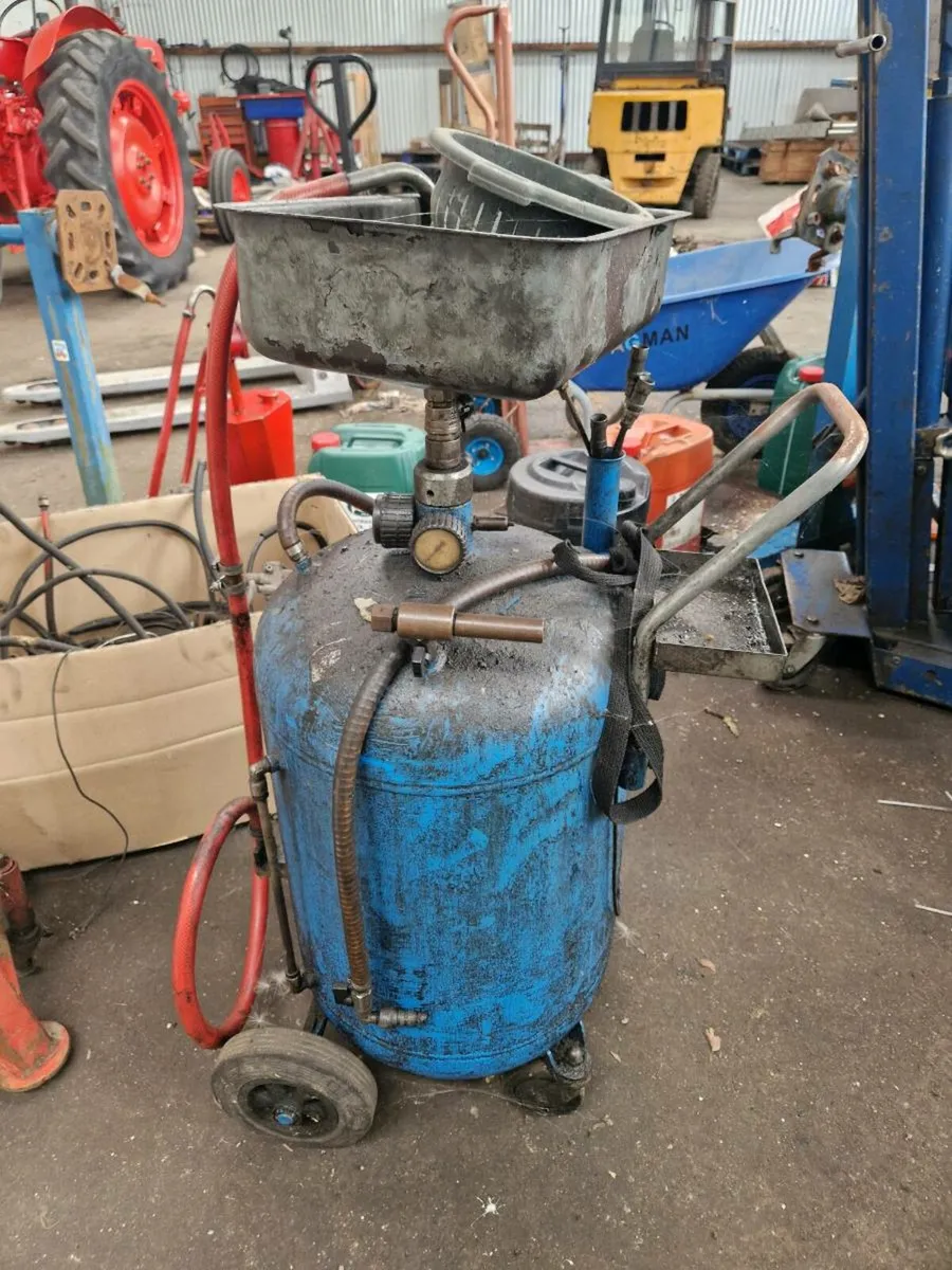 PNEUMATIC WASTE Oil extractor