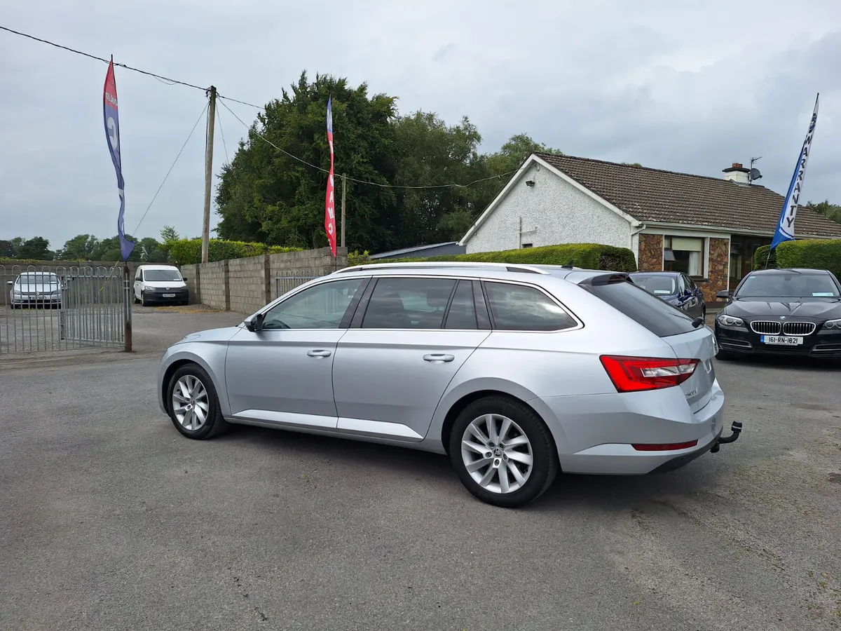 Superb 2.0 Tdi Automatic *Leather/High Spec - Image 4