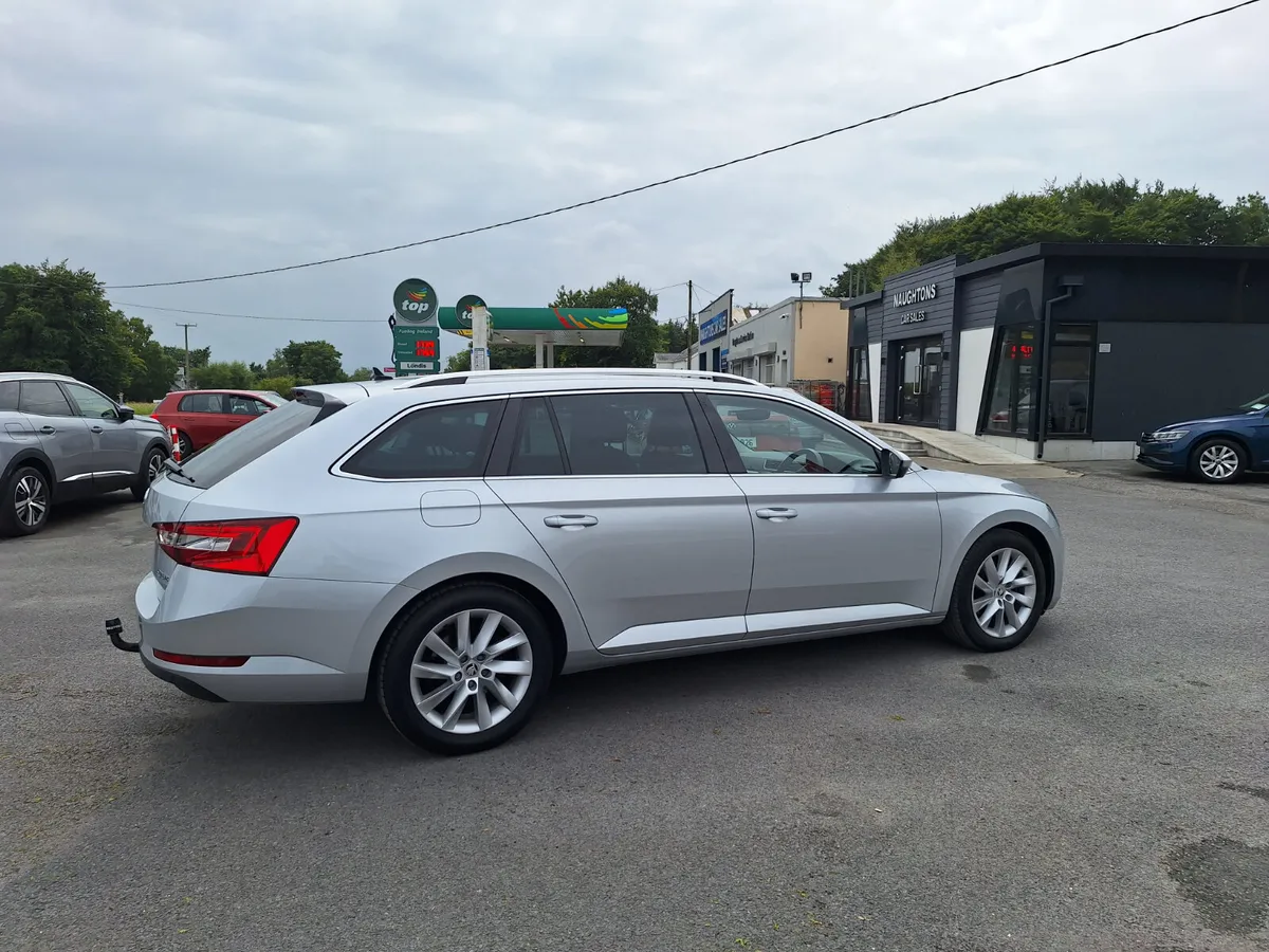 Superb 2.0 Tdi Automatic *Leather/High Spec - Image 3