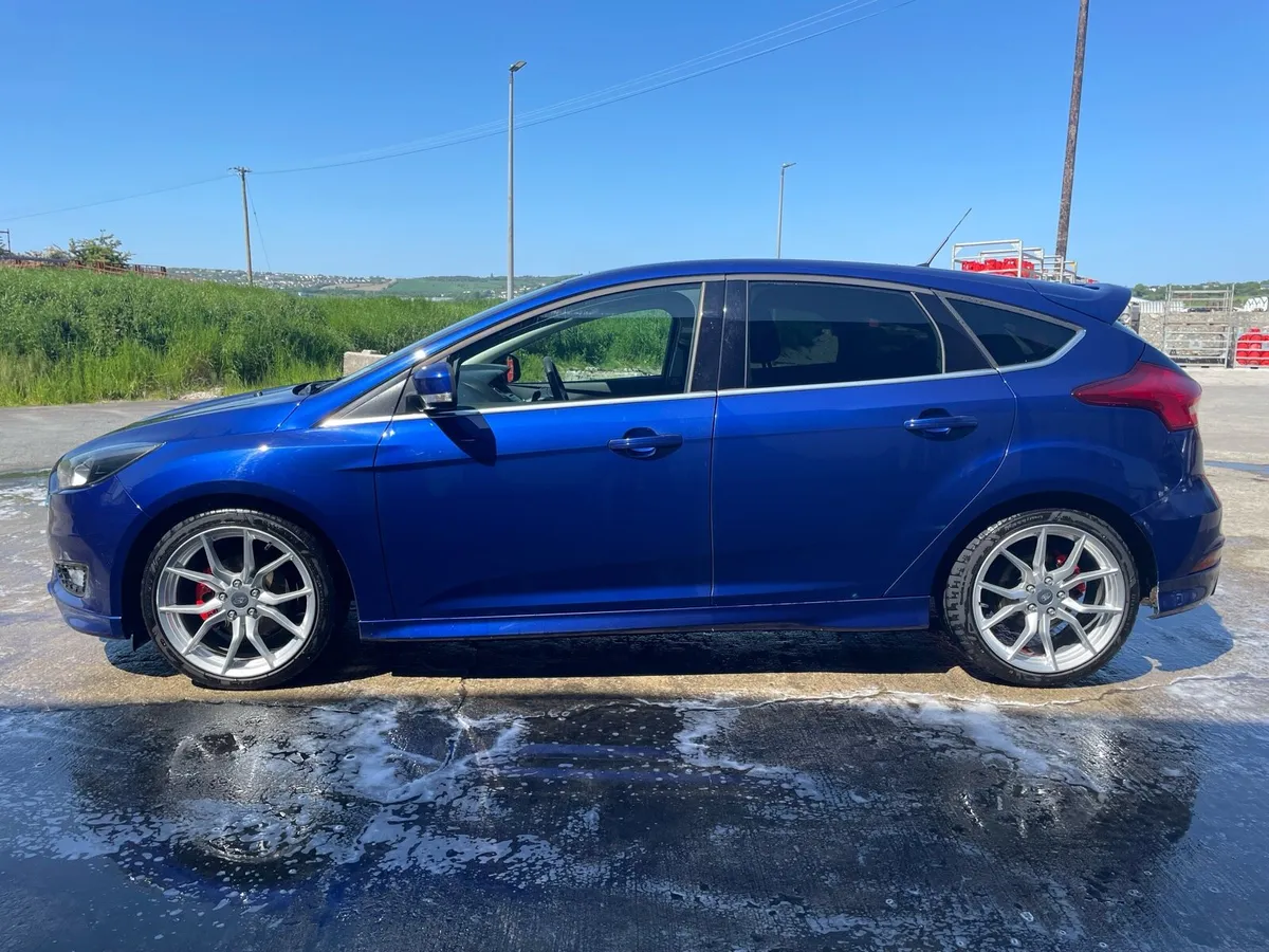 152 Ford Focus Zetec-S 1.6l diesel - Image 2