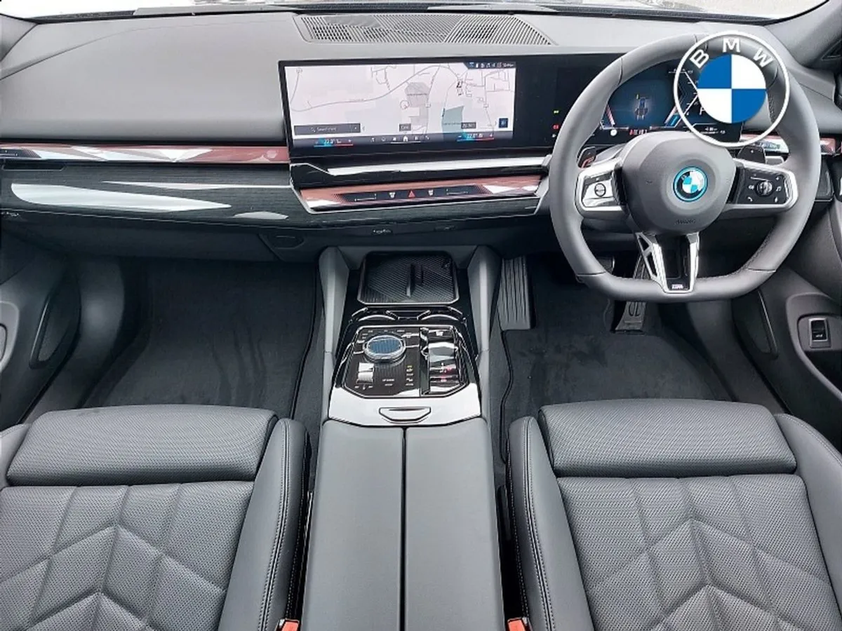 BMW 5 Series 530e M Sport Pro - Image 4