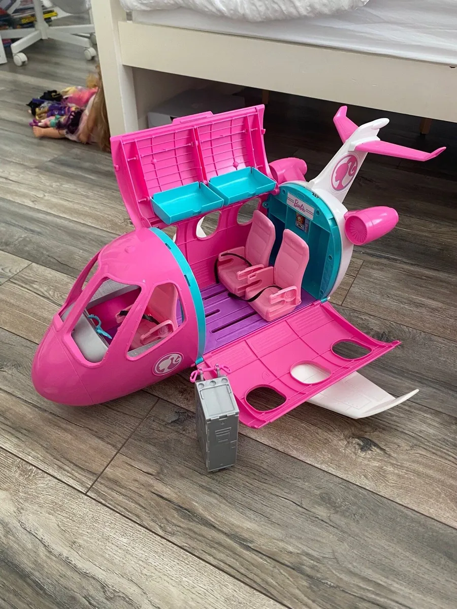 Barbie plane & Campervan - Image 1