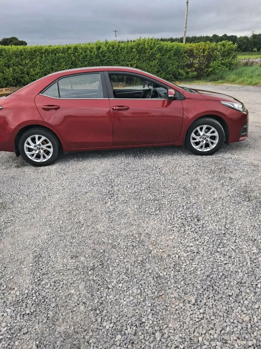 Toyota corolla - Image 3