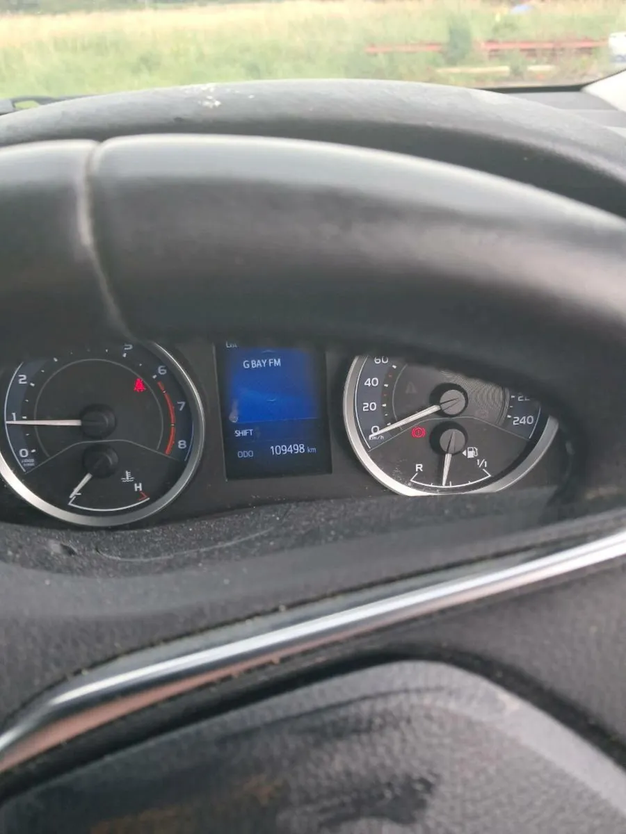 Toyota corolla - Image 4