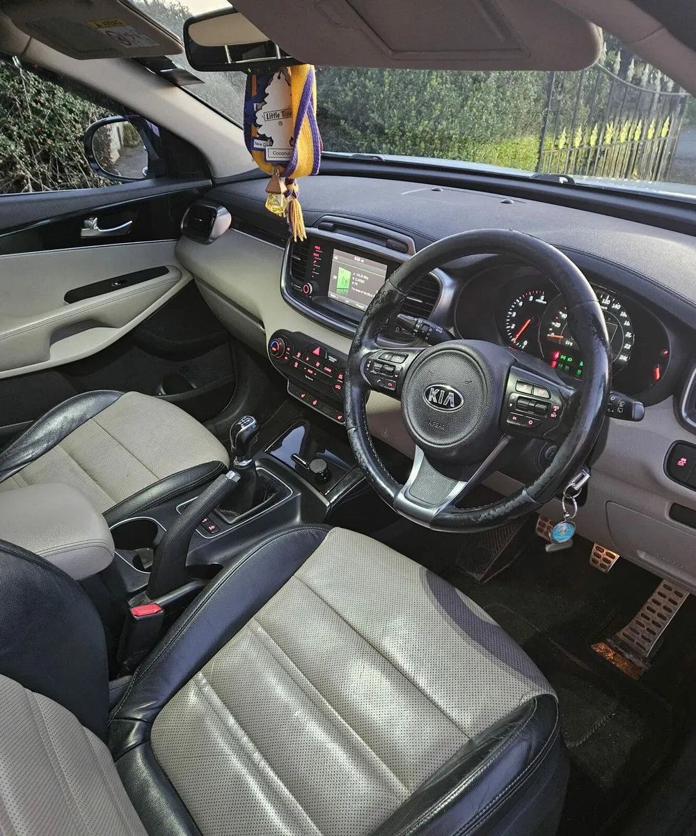 Kia Sorento - Image 4