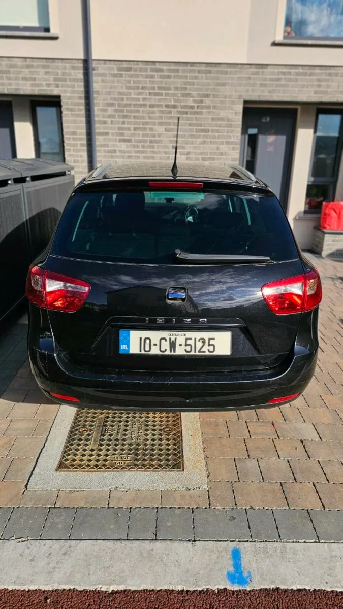 Car - Image 2