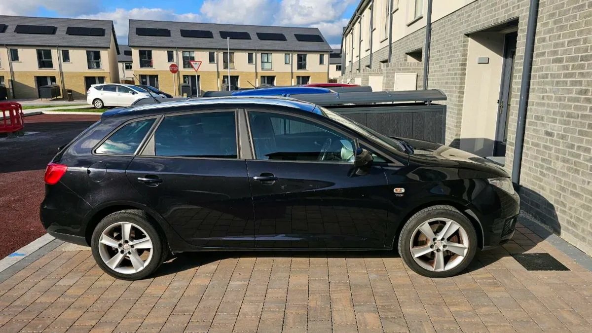 Car - Image 3