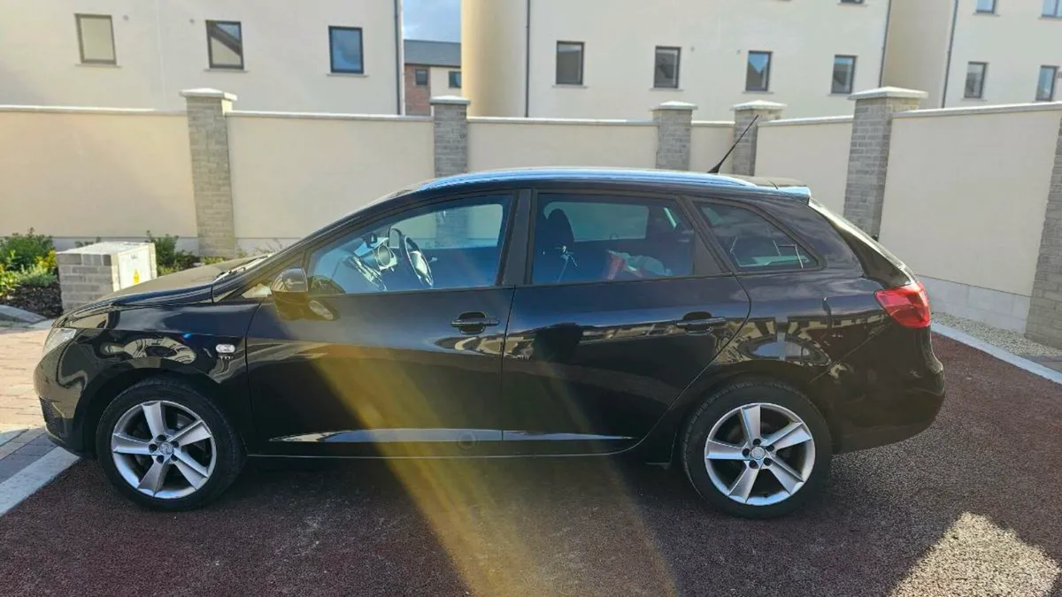 Car - Image 4