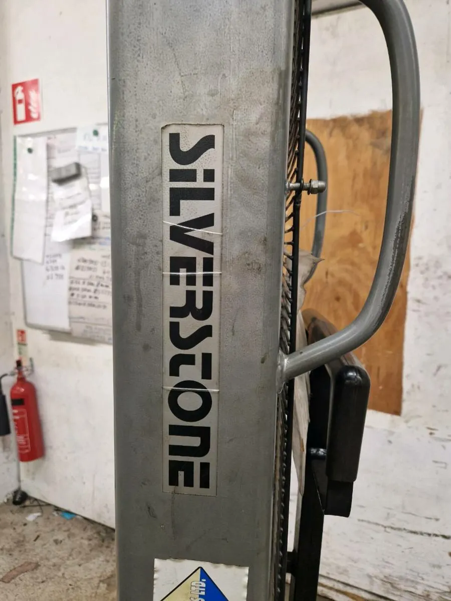 Pallet stacker - Image 4