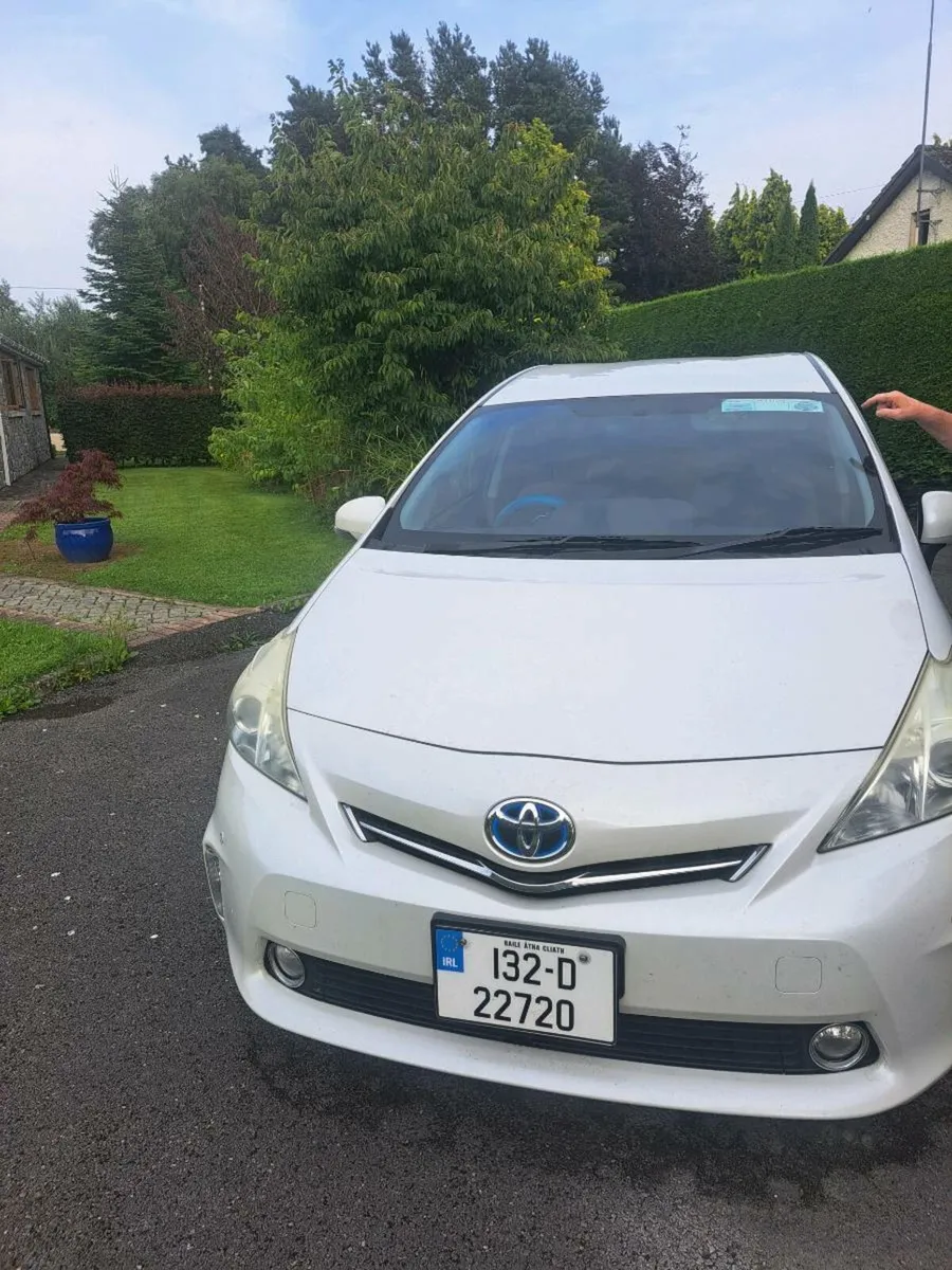 RESERVED 132 Prius - 7 seater - Image 4