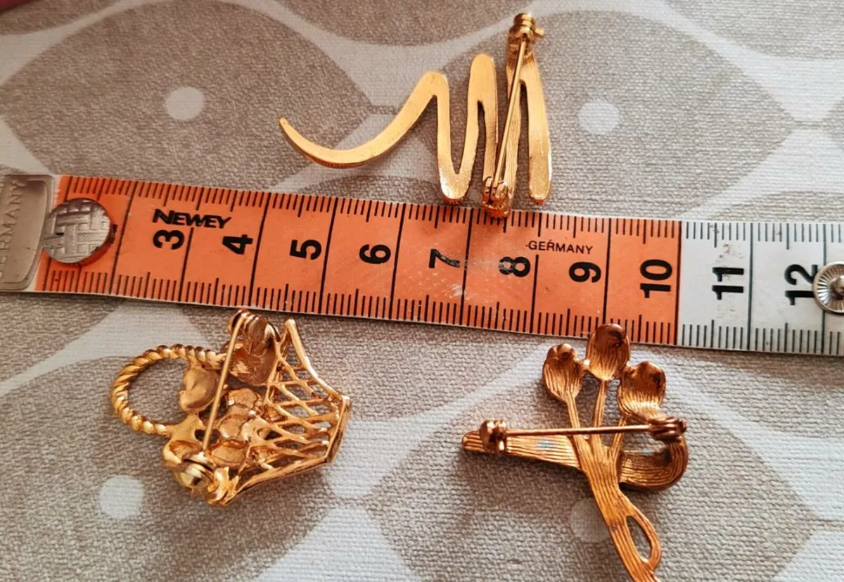3 Vintage brooches - Image 4