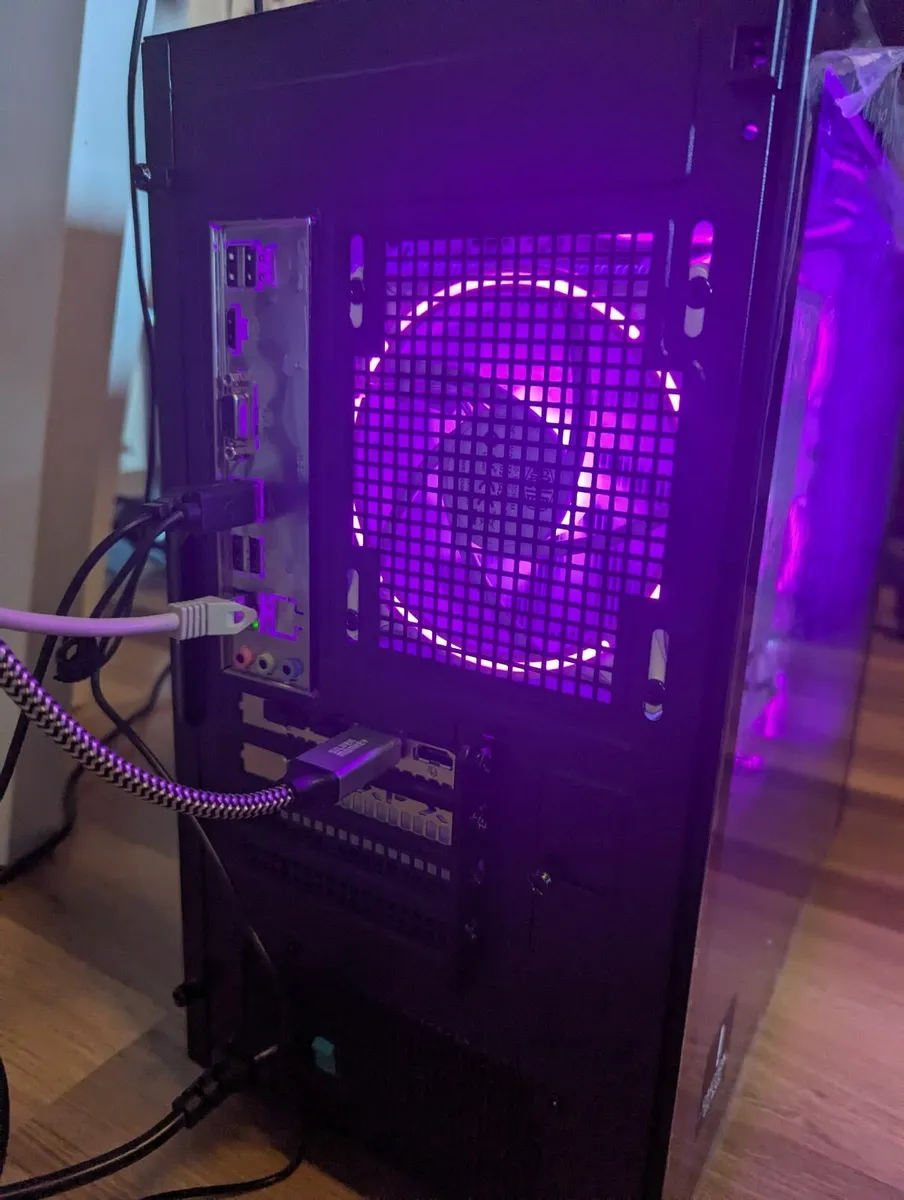 Micro tower Micro-ATX PC Ryzen 7 5800X RX 7800 xt - Image 2