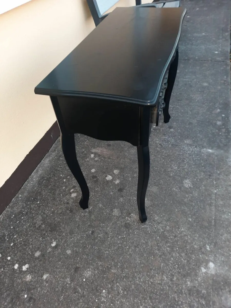 Occasional table - Image 1