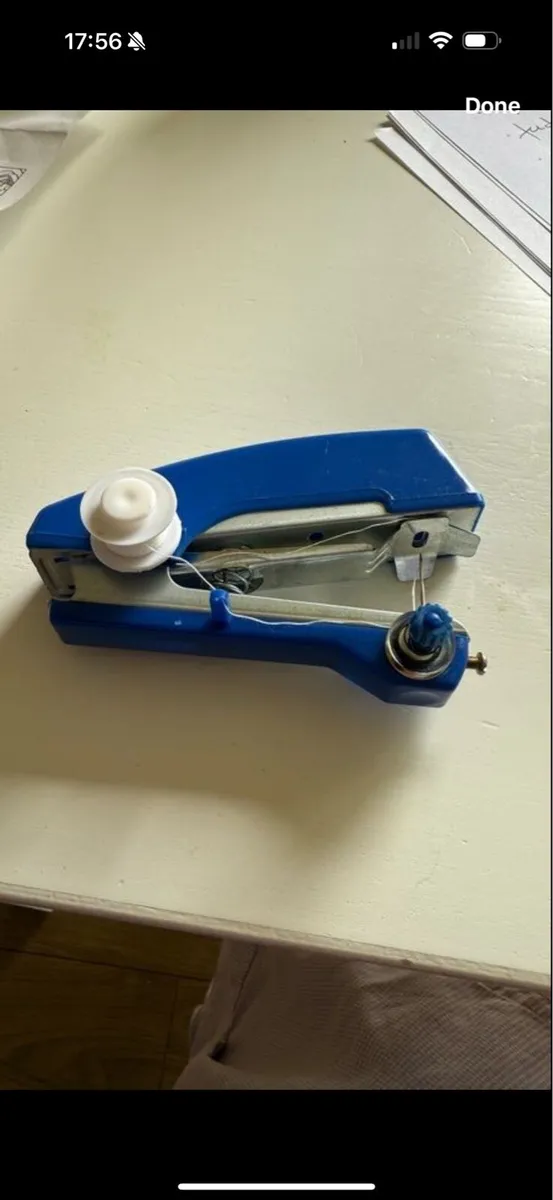 Free Mini sewing machine. - Image 1