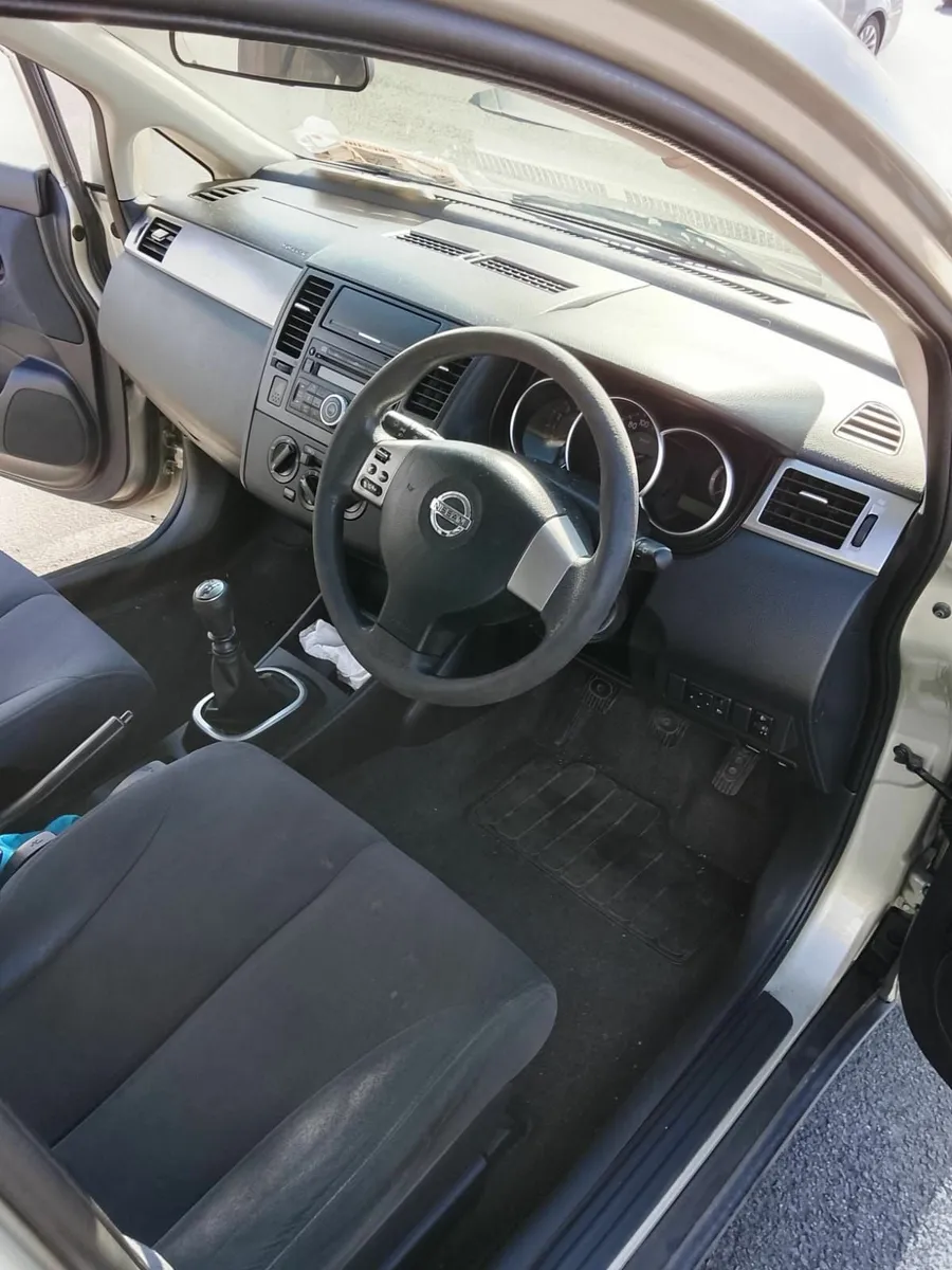 Nissan Tiida 2009 - Image 2