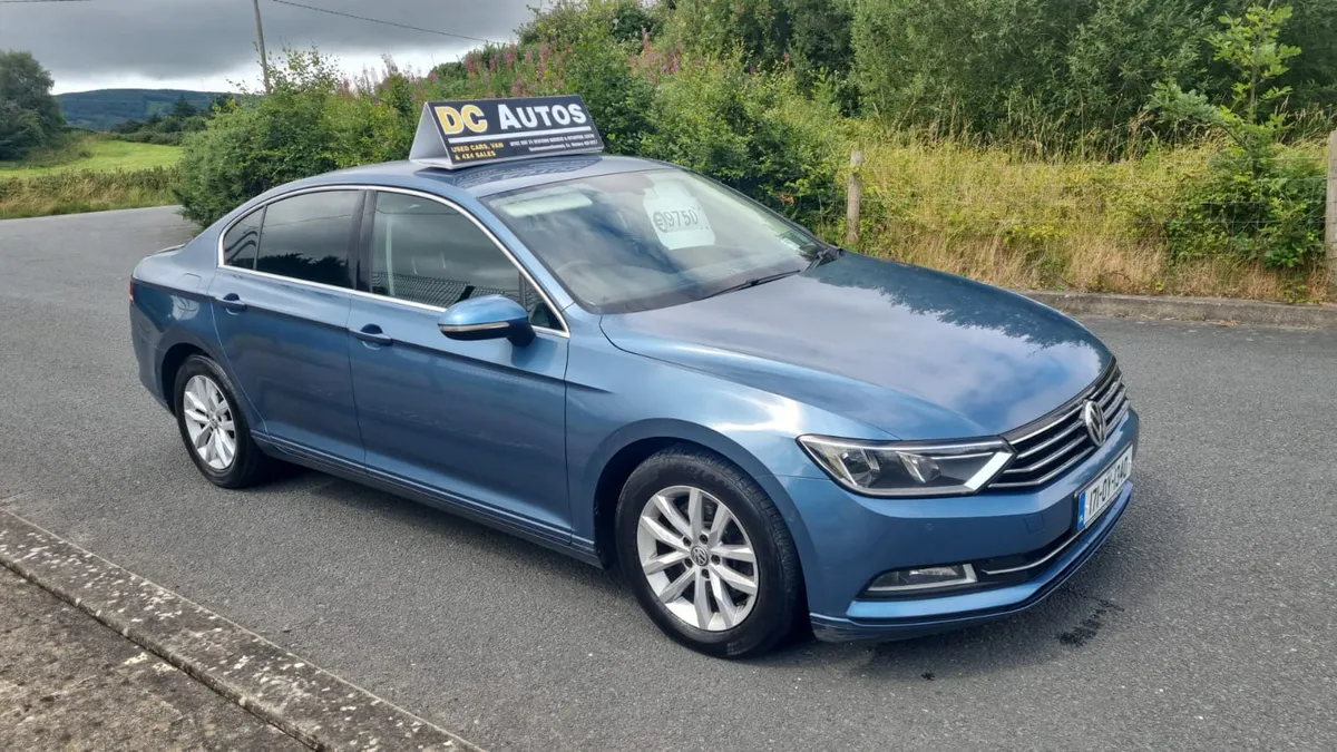 17 VOLKSWAGEN PASSAT 1 OWNER - Image 1