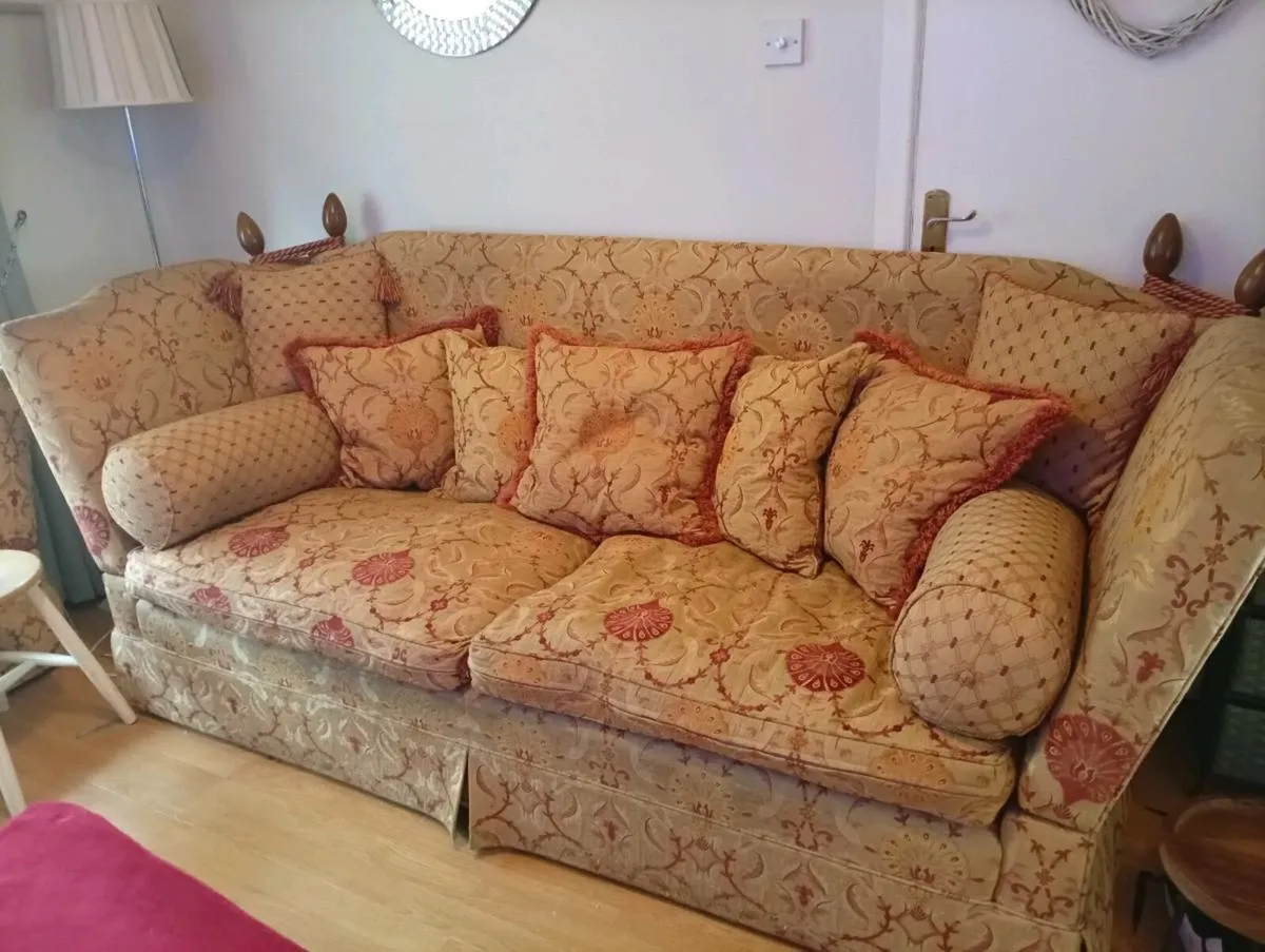 Traditional Knole sofa - Image 1