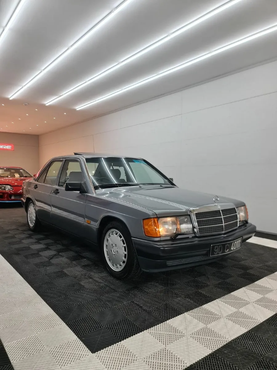 Mercedes 190E 2.6 - Image 1
