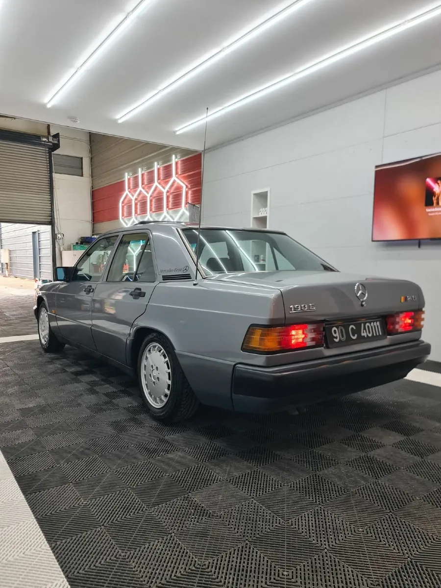 Mercedes 190E 2.6 - Image 3
