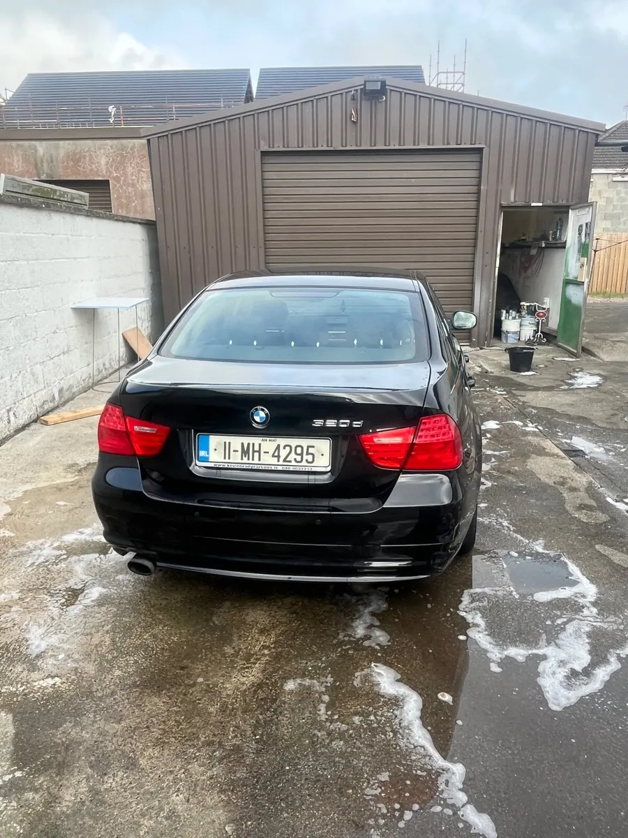 BMW 3-Series 2011 - Image 1