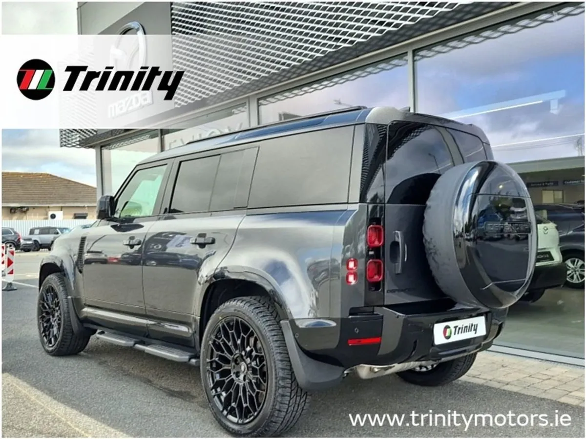 Land Rover Defender Black Edition S Cold Climate - Image 3