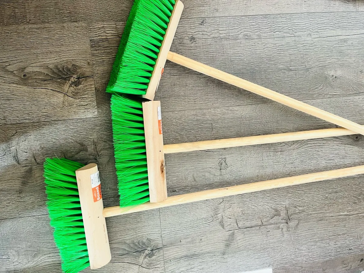 New brooms & hard plastic box - Image 3