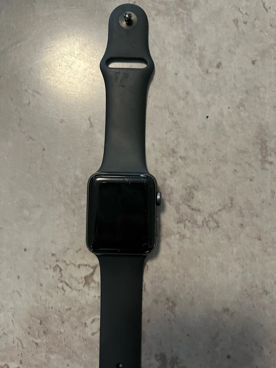 Apple Watch Series 3 (42mm) - Image 2