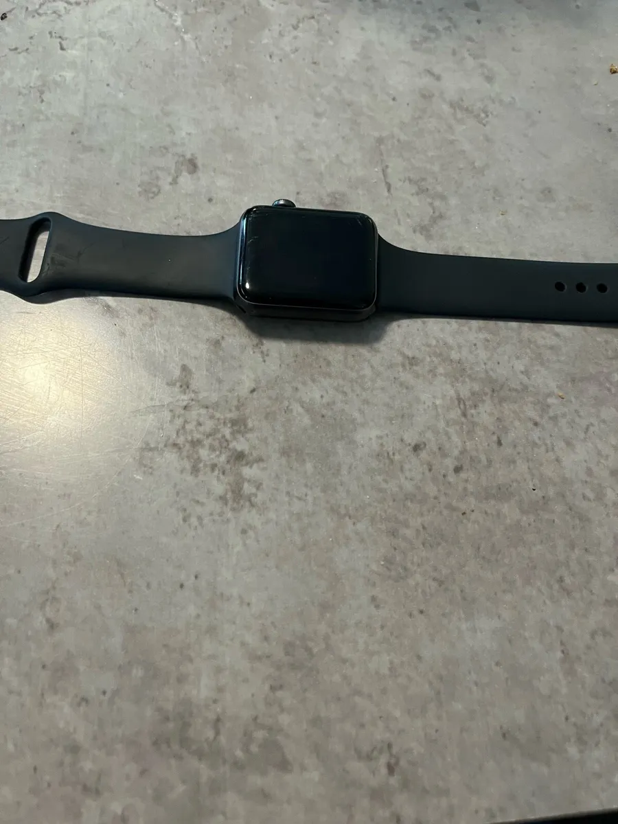 Apple Watch Series 3 (42mm) - Image 3