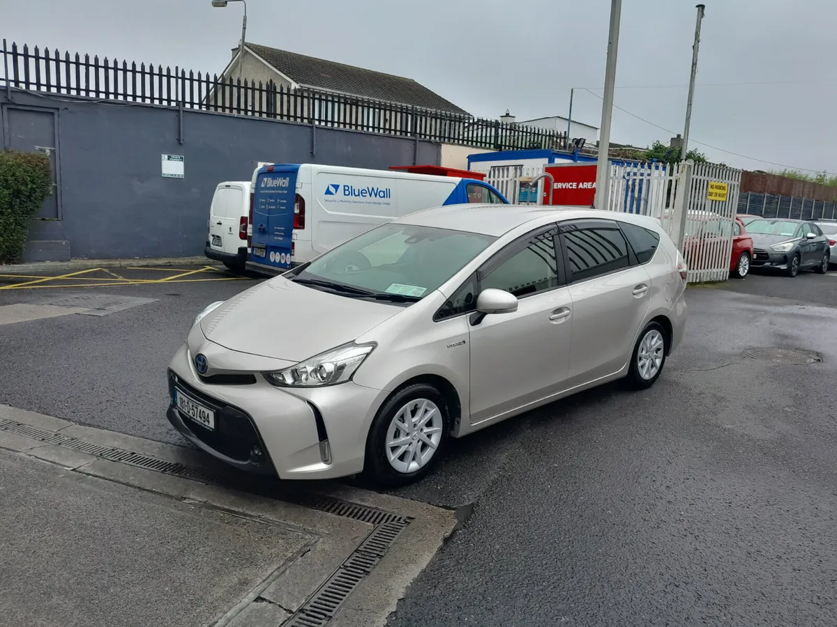 Toyota Prius 2018 only 103,000 kms - Image 3