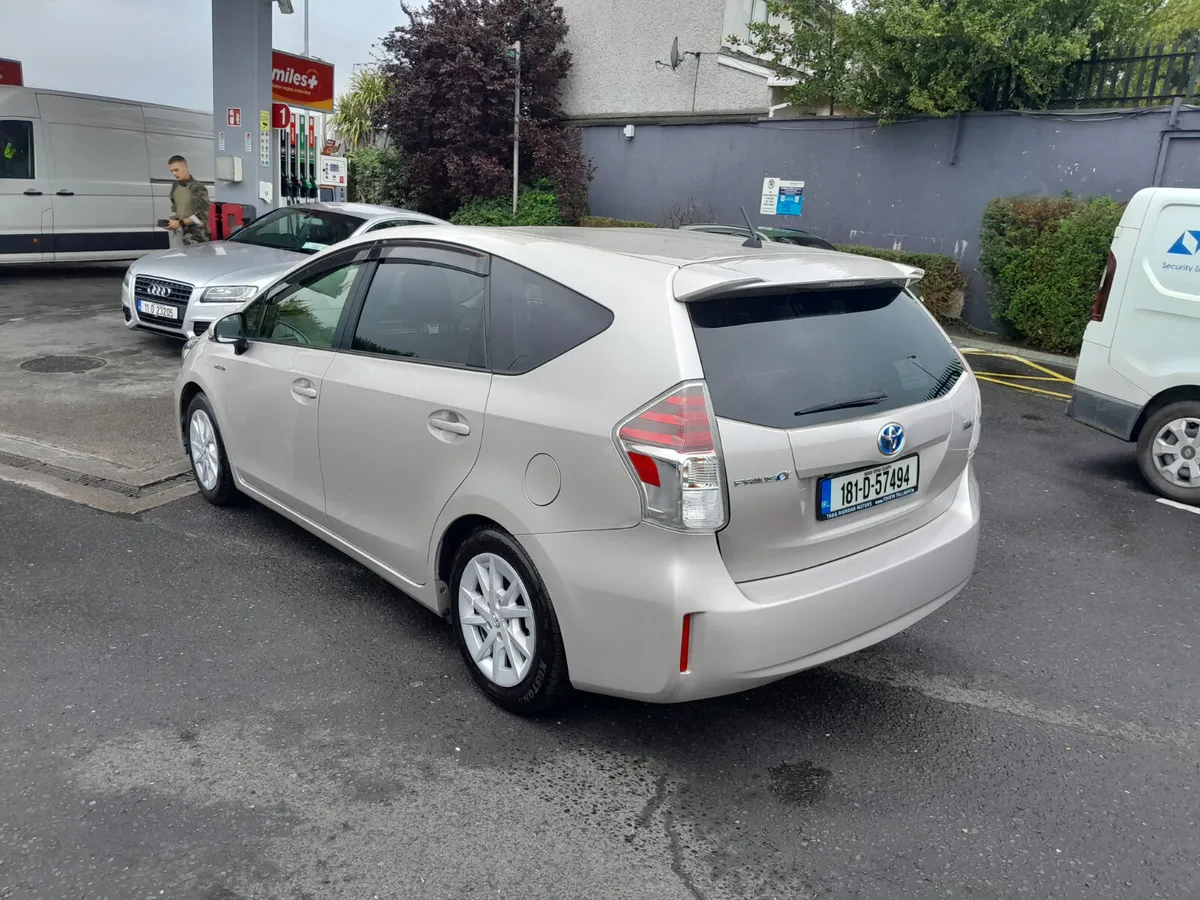 Toyota Prius 2018 only 103,000 kms - Image 4