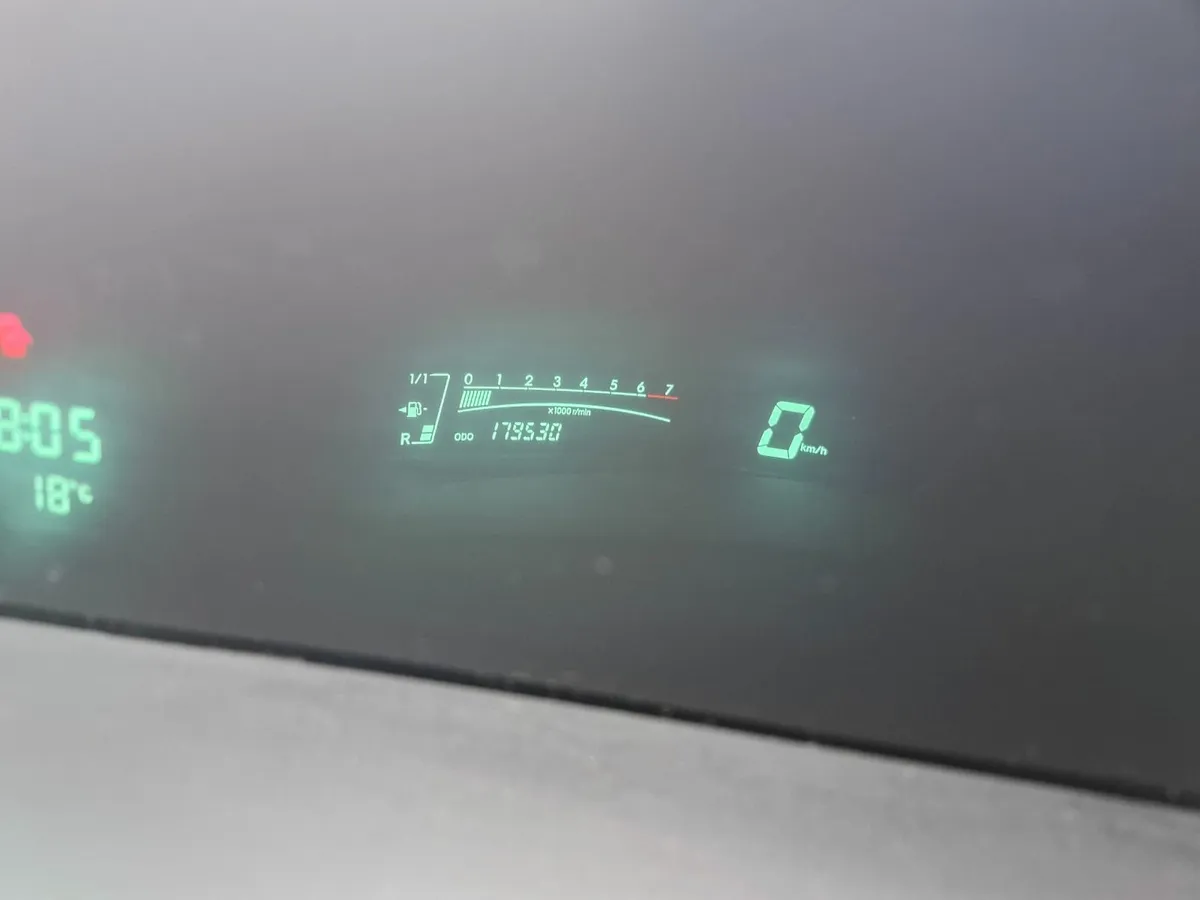Toyota Yaris 2008 - Image 2